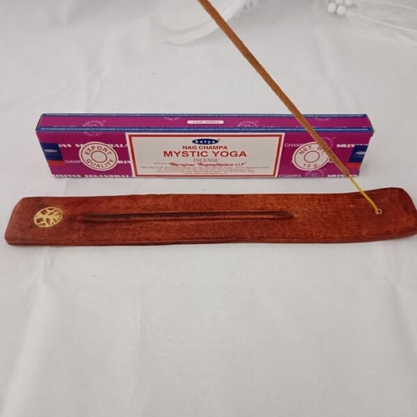 Wierookset, pakje wierook champa Mystic Yoga en wierookhouder Jin Jang in hout.