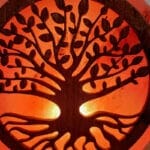 zoutlamp-levensboom-voorzijde, zoutsteenlamp , zoutsteen en hout