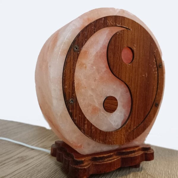 zoutsteenlamp-yinyang, schuin