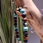 Armband, tijgeroog, lapis lazuli, blauwtinten, bluestone. mooi blauw cadeau elastisch