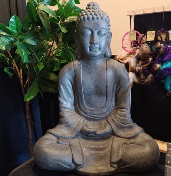 Boeddha grijs groot , de magische wilg zutphen, Boeddha voor geluk, buddha cadeau.